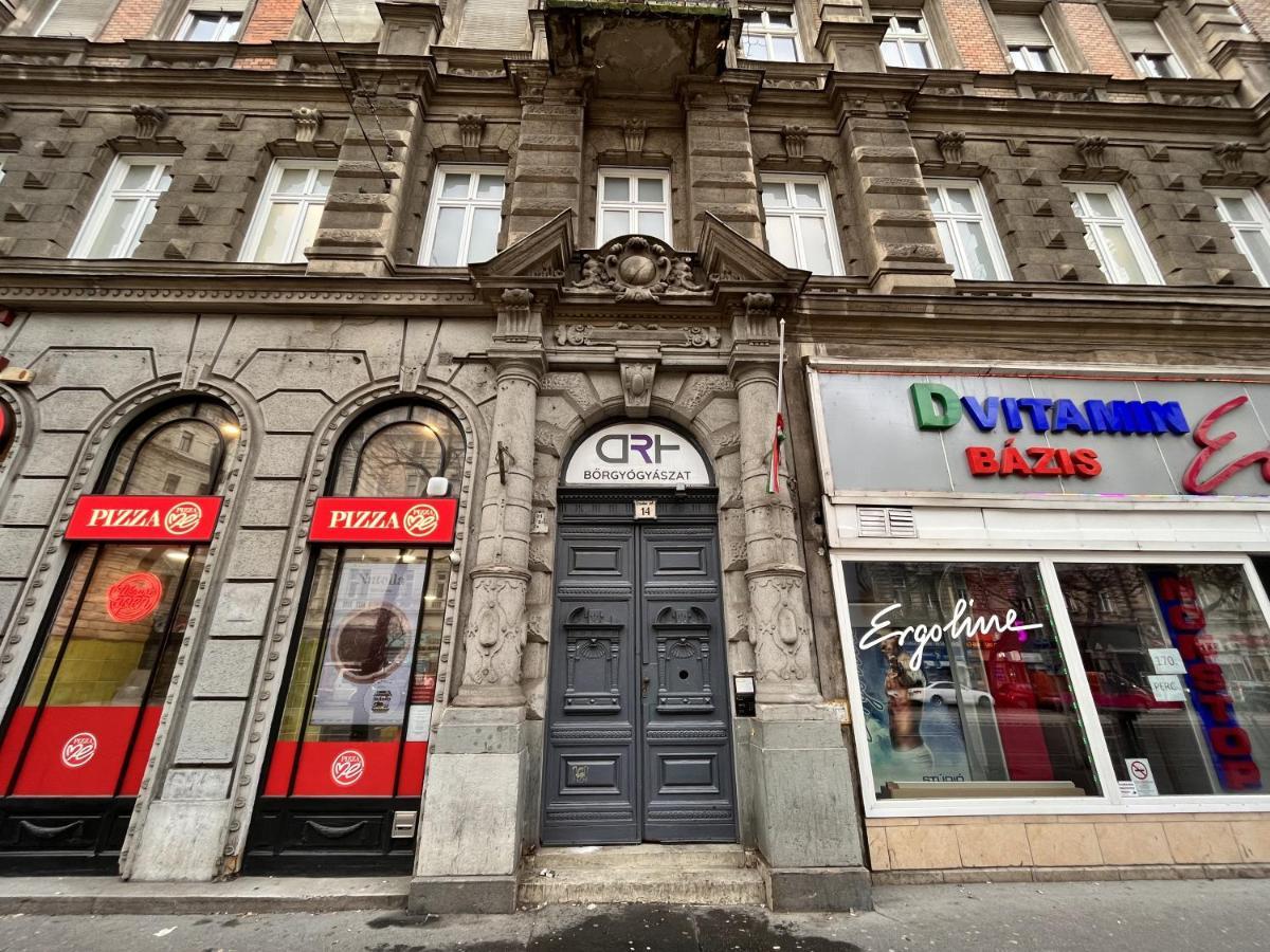 Exclusive Central Home With Sauna Next To The New York Cafe — Photos 1